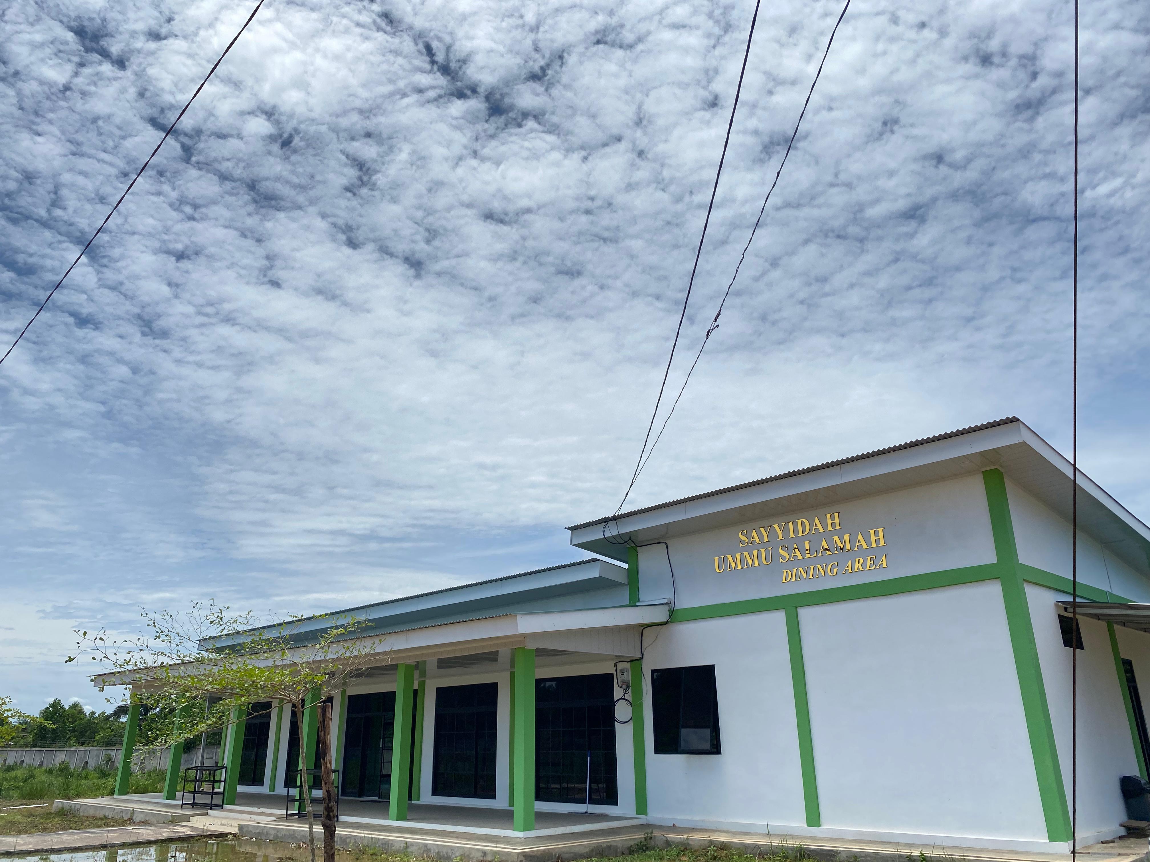 Fasilitas Sayyidah Ummu Salamah Dining Area SMPIQu Al-Bahjah Al-Maunah